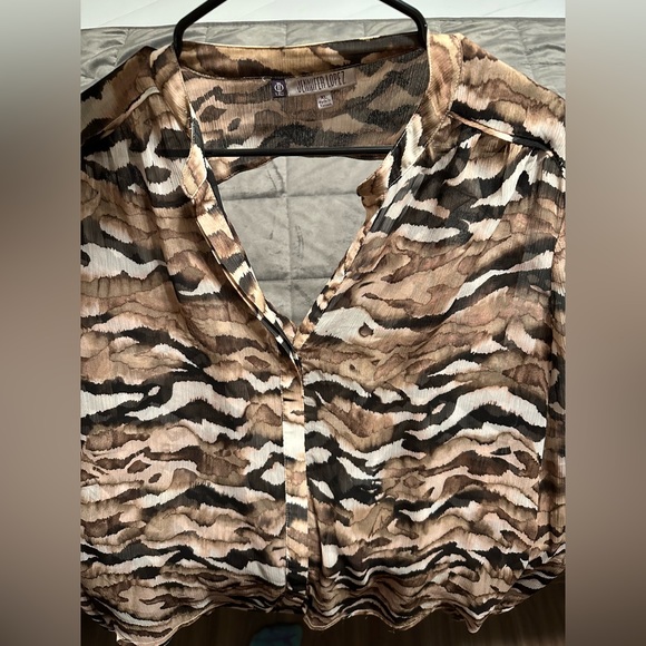 Blouse, with open slouched back by Jennifer Lopez, from Kohls - Picture 3 of 3